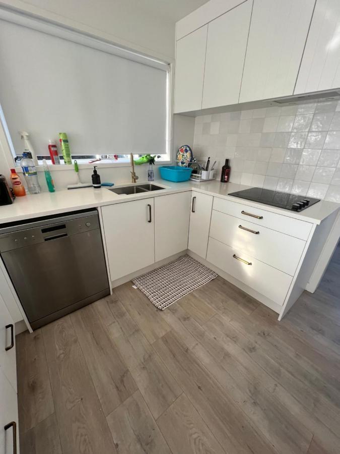 Orewa Homestay Rooms Оукланд Екстериор снимка