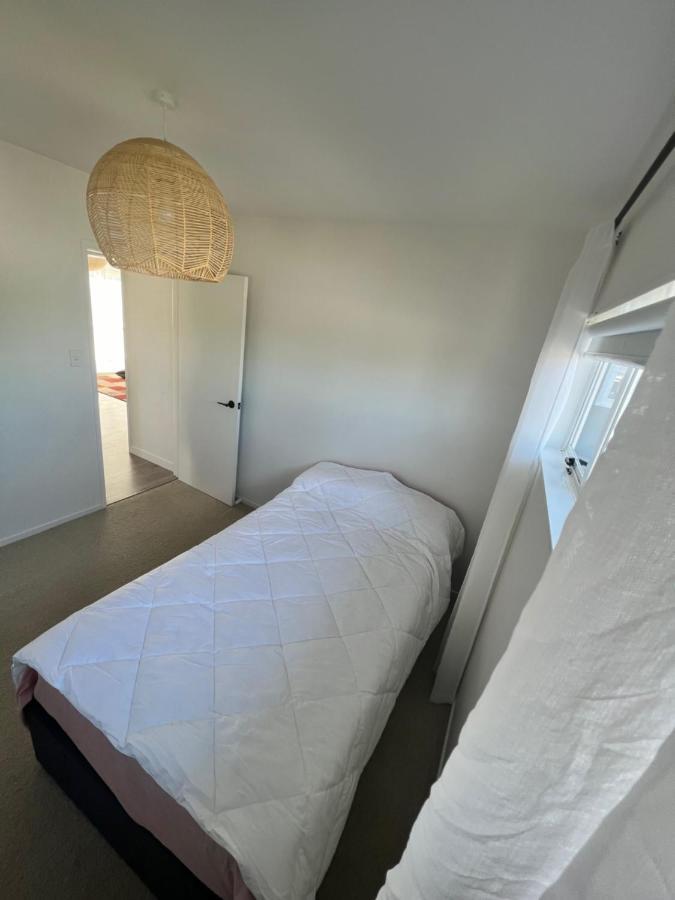 Orewa Homestay Rooms Оукланд Екстериор снимка