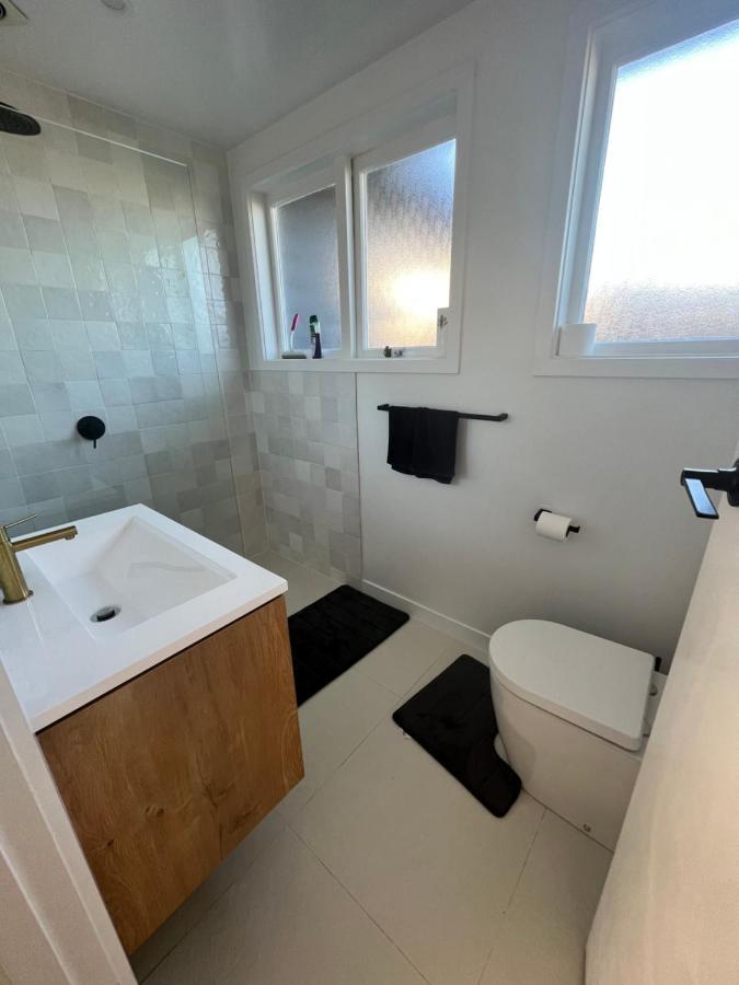 Orewa Homestay Rooms Оукланд Екстериор снимка